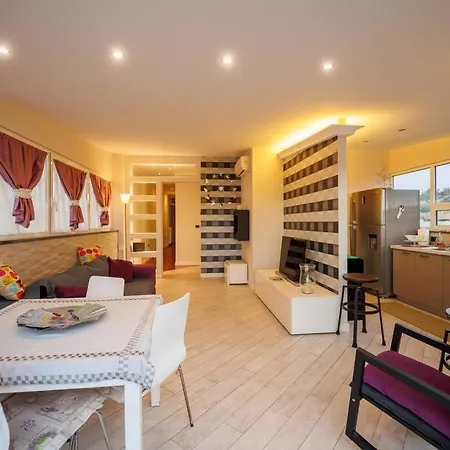 Apartamento Lidahouse Terrace And Vesuvio View Next Museum By Houseinnaples